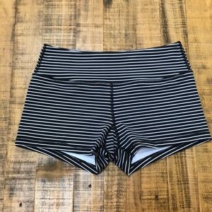 Savage barbell booty shorts size small